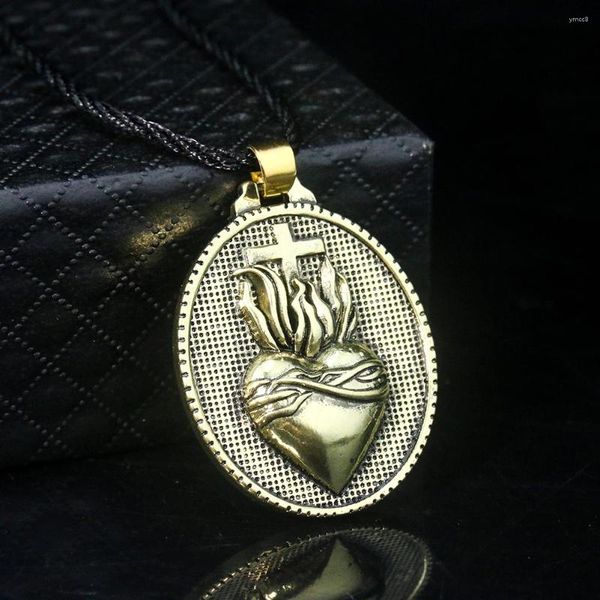Подвесные ожерелья ретро Святой Сердце Огненное Ожерелье Крест Ожерелье Иисус распятие