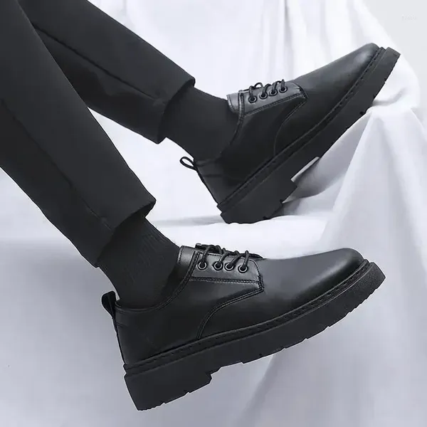 Vestido sapatos de couro para negócios masculinos forma formal desgaste preto pequena plataforma de festas mai de moda casual britânica