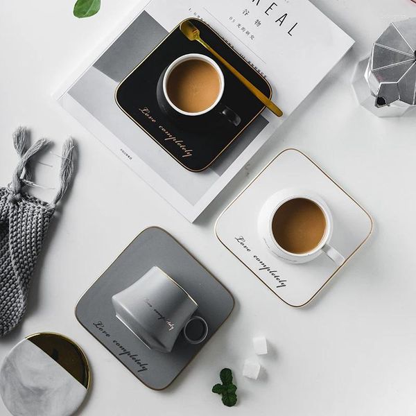 Tazze in ceramica di lusso europea da 150 ml tazza di caffè e piattino a cappuccino con tazza da tè in porcellana personalizzata oro.