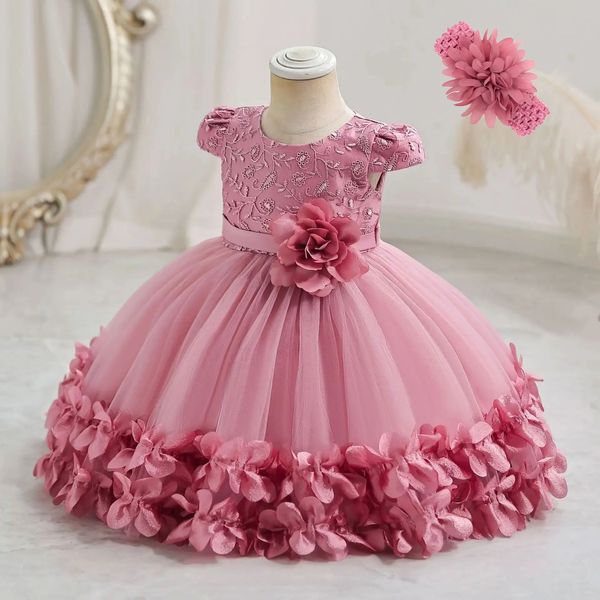 Flower Princess Dress for Girls da 0-12 mesi Cine Bowknot Petal Case Girl Gowns da abbracci da ricamo nato Onepiece 240509