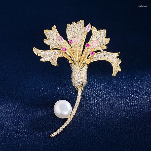 Broschen Okily Luxus Blumenbrosche Pin Pin Frischwasser Perle Elegantes Design High-End-Broochpins glänzende Accessori Dekoration