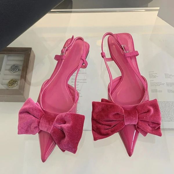 Liyke Fashion Design Big Butterfly Knot Women Muli piatti sandali di alta qualità Accogliente in pelle brevettata Scontro con spinte di punta