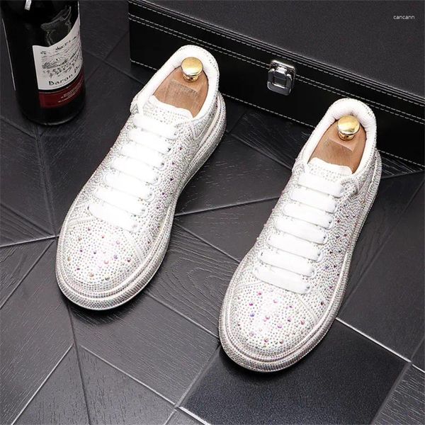 Sapatos casuais designer de luxo masculino Silver strass de apartamentos causais mocassins machos machos grossos rocha de hip hop tênis de cristal 38-43