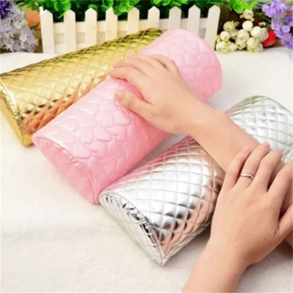 Love Heart Design travesseiro de unhas PU couro de couro descanso profissional suportes de almofada manual manicure suprimentos de beleza de beleza 1pc