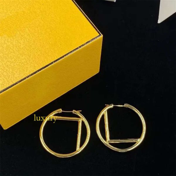 Womens Premium Gold Earring Designer Stalling Oreger Luxury Brand Letter Orecchini Gioielli Fashion 975