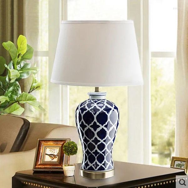 Tischlampen Chinesische blaue Keramik für Restaurants lebendige Schlafzimmer dekorierte helle Vase weiße LED Reding Lampe ZL183