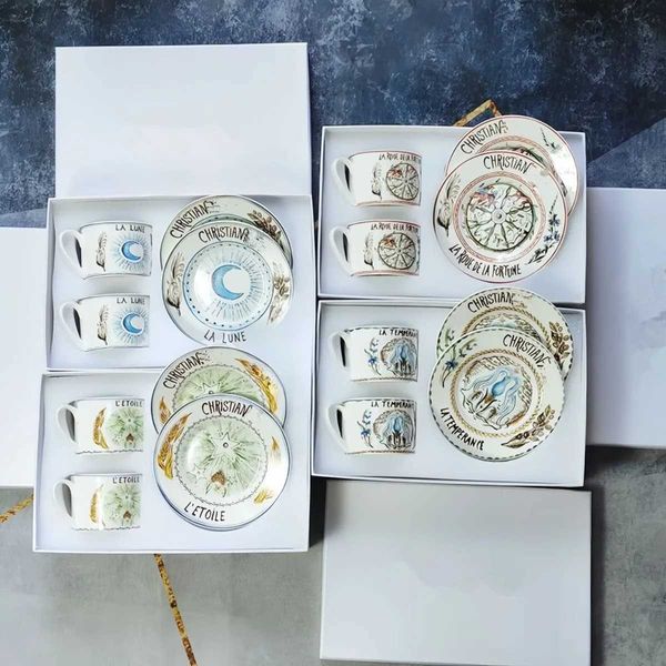 Tassen Untertassen European Bone China Produkte Keramik Kaffeetasse mit Untertassen Blau Nachmittag Tea Tassen Café Home Hotel Tassen Tee -Geschenkbox