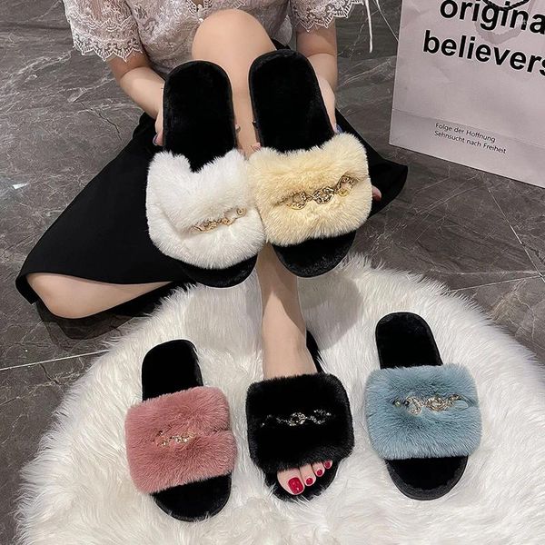 Hausschuhe Frauen Herbst und Winter Indoor Fuzzy weibliche Kettendekoration Flauschiger Slipper Damen Weiches Plüsch