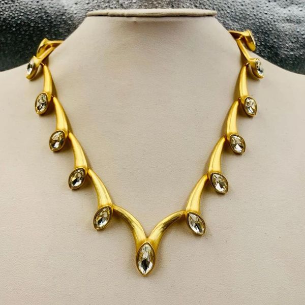 Ketten Vintage Heavy Industry Elegant Mode handgefertigt Edelstein -Edelstein -Strass -Halsketten Choker für Frauen Schmuck