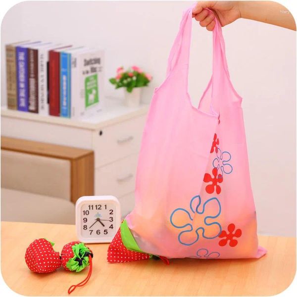 Stume da stoccaggio 1pcs Animali carini frutta utile utili nylon pieghevole pieghevole riutilizzabile cartone animato eco borse spalla da viaggio portatile