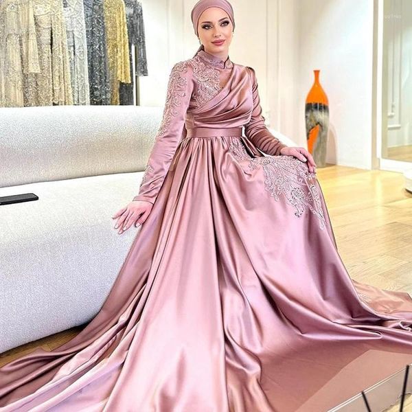 Partykleider rosa Kristallperlen Abend lange Ärmel hohe Hals Satin bodenlange formelle Kleider Dubai Women Prom Kleid