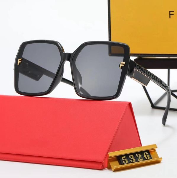 Il designer disegna gli occhiali da sole da uomo e donne con telai in metallo ray ray goggles temple di talentutti radicali di febbraio Police