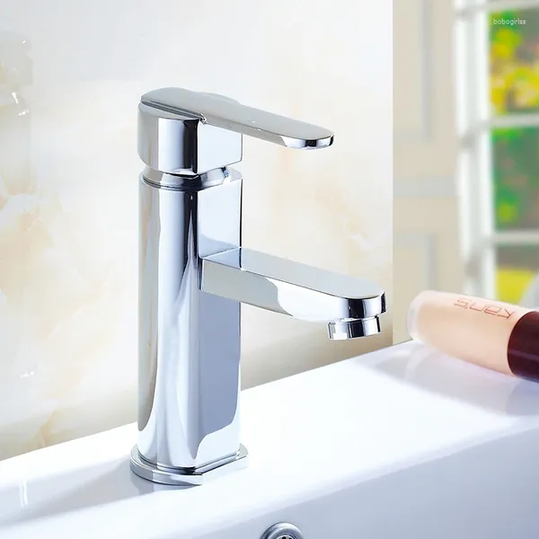 Rubinetti del lavandino del lavandino a foro singolo lavabo per lavabo miscelatore rame e acqua fredda in ottone cromate