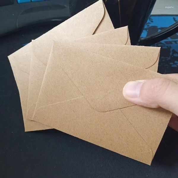 Enrole de presente 100pcs clássico branco preto kraft em branco mini papel de janela envelope