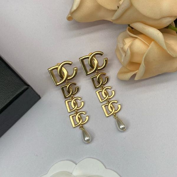 Luxusdesigner Brief Anhänger Ohrringe Gold Dangle Kronleuchter Ohrringe werden für Frauenhochzeitsfeier Geschenkschmuck verwendet