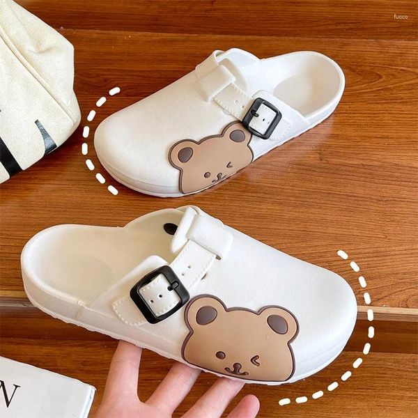 Hausschuhe Fayuekey Sommer Frau 2024 Innenmodische dicke Nicht-Schlupf-Sandalen Paare Cartoon Bear Beach Flip Flops weiche PVC-Qualität