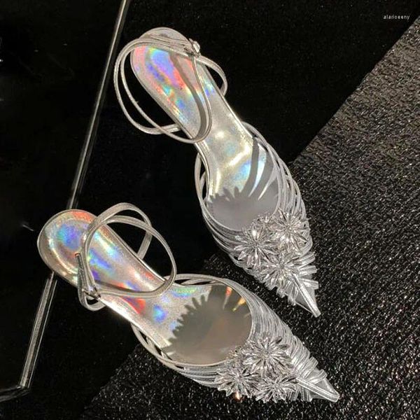 Sandalet Gümüş Bling Kristal Chrysanthemum Strappy Kesim Noktalı Ayak Yavru Yavru Topuklu Ayak Bileği Çift Kayışları Kadın Düğün Ayakkabıları