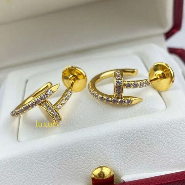 Stud Classic Sterling Sier Nail Earring S Temperament Light Fashion Brand Party Premium Jewelry 206