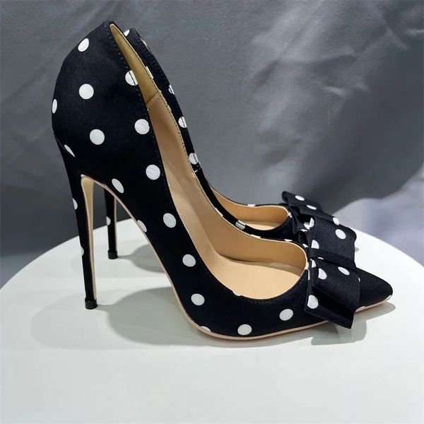 Black Polka Dot Stain 10cm Saltos de salto cravejado de mulheres de salto moderno de calcanhar apontado com calcanhar casual Sapatos de salto feminino tamanho 34-45