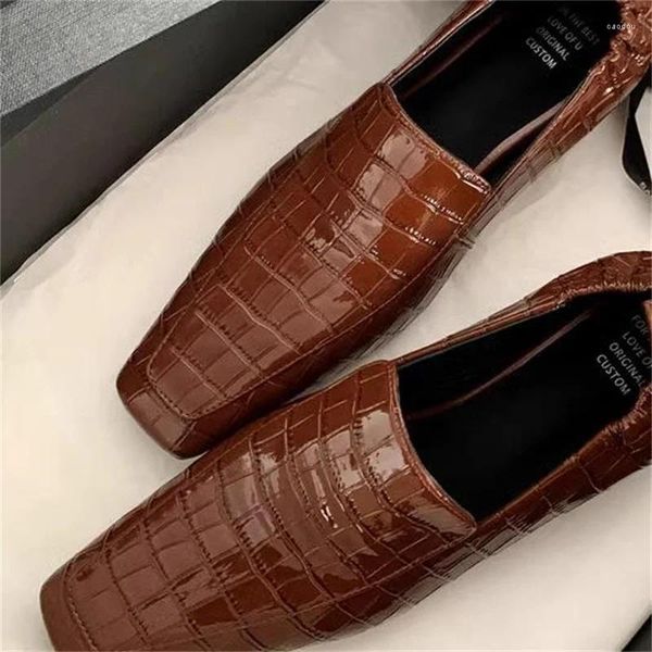 Lässige Schuhe Krokodilmuster für Frauenquadratzes Weibliche Ladungsleitungen Ladies flache Zapatos de Mujer Solid Chasses Femme