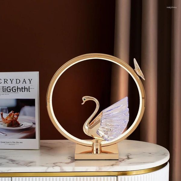 Lâmpadas de mesa Modern Golden Led Swan Lamp Swan Design Creative Design Decoração leve para sala de estar em casa