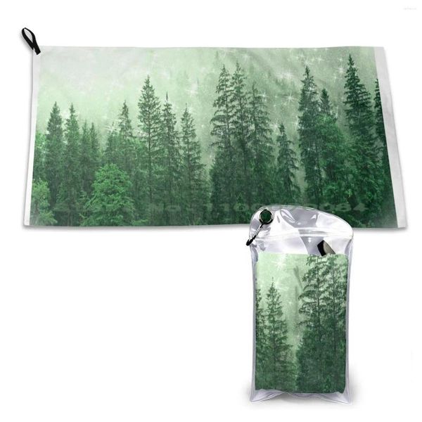 Toalha Foggy Green Florest Landscape and Pines Padrão de outono de outono Árvores da natureza Wood Wood Dech Dry Sports Bath Bath portátil