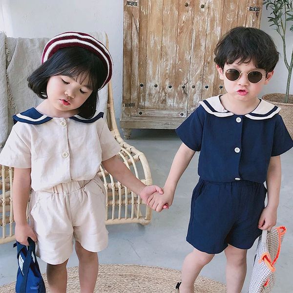 Yaz Kore tarzı çocuklar denizci yaka pamuk keten kıyafetler setler sevimli erkek kızlar kısa kollu tişört şort 2pcs takım elbise 240512