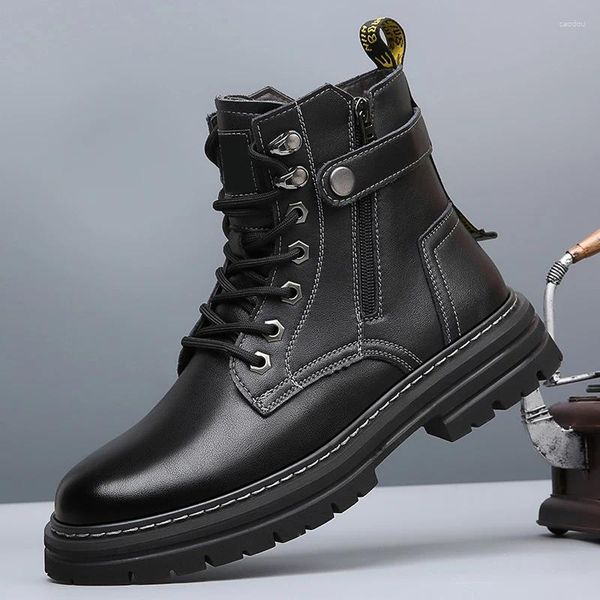 Botas 2024 Summer Men Men Style Rivet Motocicleta Moda Concisa Sapatos Casuais