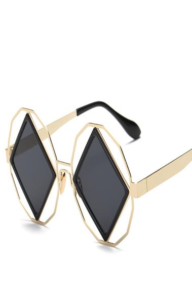 Formas quadradas masculas óculos de sol feminino Vintage Strange Designer Punk Sunglasses 2017 Frame de metal polarizado elegante lente lente Glasses5285268