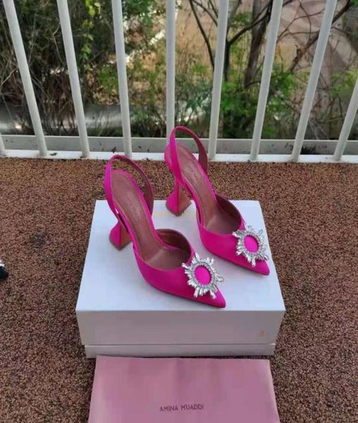 Estação da moda Amina Muaddi Sapatos Pink Begum 95 Bombas de Slingback de Cristal Saltos Cristal Photos Real Photos6251380