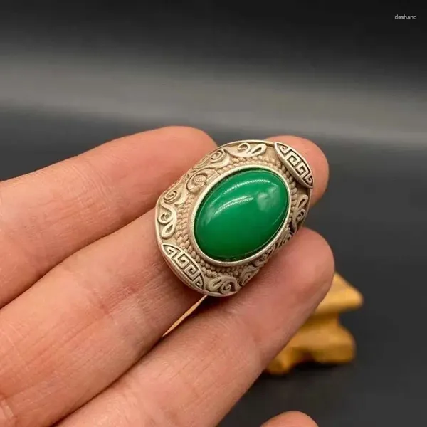 Figurine decorative in Cina Xizang Silver Intarsio Emerald Gemstone Ringi dita