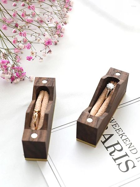 Piatti decorativi Ring Box a doppia gamma in legno di noce di alta qualità Coppia di gioielli fatti a mano
