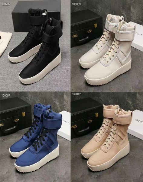 Designer Fog Boots Uomini Scarpe invernali Tems God Men Basketball Supere Sneakers Black White High Street Boot Top quantit7941532