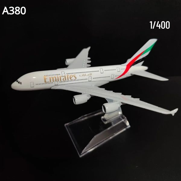 Escala 1 400 Réplica de aeronave de metal Emirates Airlines A380 B777 Avião de avião Aviação Plane colecionável Toys para meninos Y240510