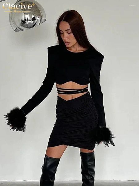 Abiti da lavoro Clacive BodyCon Black Black Knitted 2 pezzi Set da donna Outfit 2024 Fashion Slim Maniche Long Crop top set di minigonne a medio vita