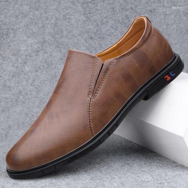 Sapatos casuais de couro genuíno homem homem mocassins elegantes mocassins deslize respirável na unidade calçados comerciais