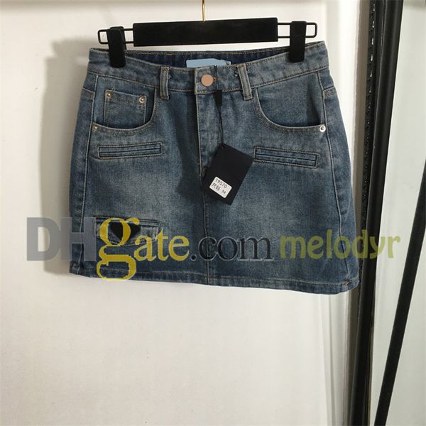 Jean -Röcke sexy Mini Hip Dress Designer Abzeichen Slim Short Kleider Frauen modisch blau Jeans eine Linie Röcke