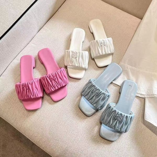 Oulisasi Soft Leather Slippers Mulheres Summer do lado de fora do desgaste 2024 New Sanya Holiday Fold Flat Square Toe Sandals