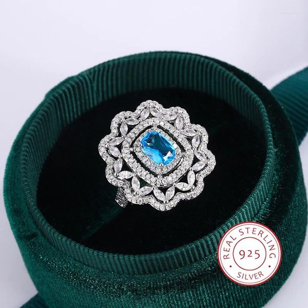 Ringos de cluster Deluxe design clássico design azul de cristal de diamante padrão branco anel de formato de flor completa S925 Jóias de festa de banquete de prata