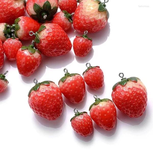 Colares pendentes 10pcs simulados de charme de morango em forma de fruta para o chaveiro artesanal de colar de breol da moda artesanal acessórios