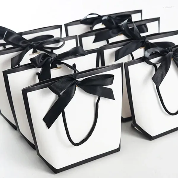 Wrap regalo 50pcs Market Packaging bianco Borsa da pranzo a base di cibi cartone portatile con borse per regali a nastro nero