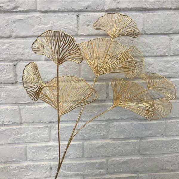 Fiori decorativi 2 pezzi L'imitazione del fiore dorato ginkgo foglia di plastica in legno decorazione all'ingrosso