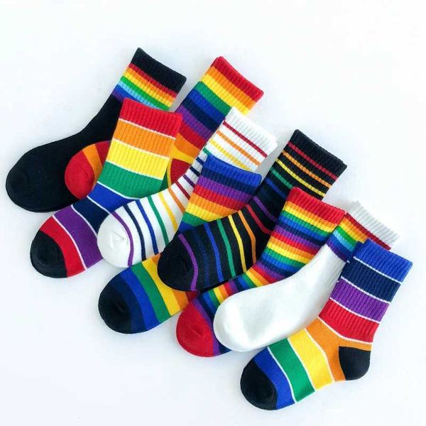 Calzini per bambini calze arcobaleno per bambini arcobaleno calze primaverili/estate a strisce colorate di cotone traspirabili calzini da pipa calzini per le calze della scuola 1-8 anni d240513