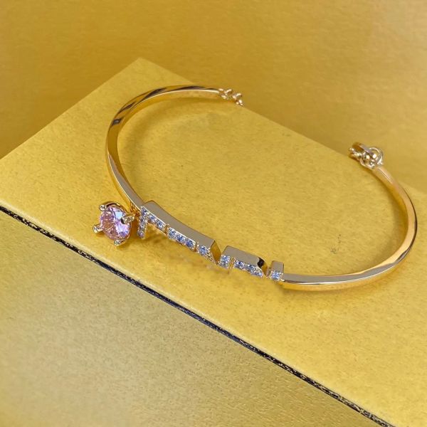 Nuovi braccialetti di diamanti Fashion 18K bracciale oro Donne Braccialette di design di lusso Braccialetti Gioielli di moda