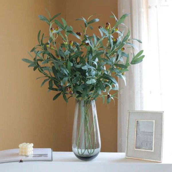 Flores decorativas com ramo artificial de fruta de oliveira, plantas falsas elegantes