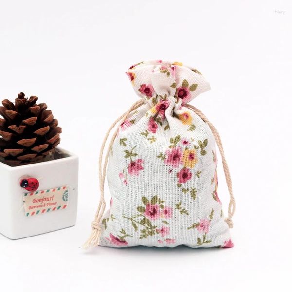 Geschenkpapier Großhandel 50pcs/Los rosa Blumen Baumwolltaschen 10 14 cm Hochzeit Süßigkeiten Geschenke Schmuck Verpackung Süßes Kordelstring -Taschenbeutel