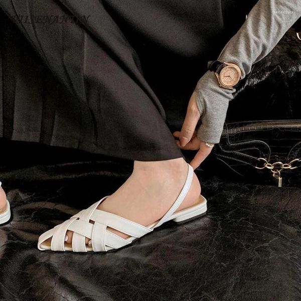 Scarpe casual in pelle dorata Weave Hollow Out Women Style Gladiator Sandal Closed Punted Back Strap Cucciolo a basso tallone Slingback Fashion Flat Shoe