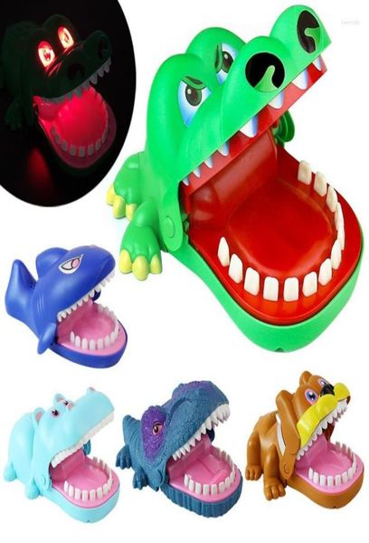 Máscaras de festa Creative Big Size Big Crocodile Mouth Dentist Bite Pedos de dedos Funny Gags With Light Amp Sound Toy for Kids Family Play 6008280