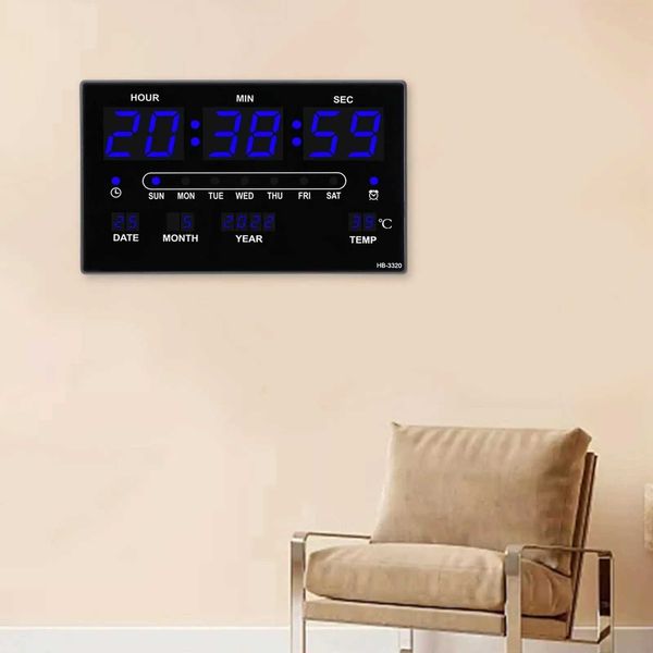 Настенные часы Большие дисплеи цифровые часы с датой неделей температуры в помещении Точные электронные будильники для спальни гостиной