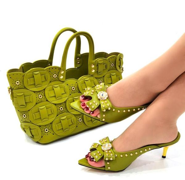 Scarpe eleganti maturi alla moda italiano e borse set africano set di colore verde nigeriano con borse abbinate per la festa di nozze reale8226570